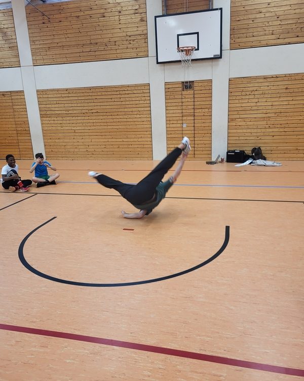 Vorweihnachtlicher Breakdance Workshop