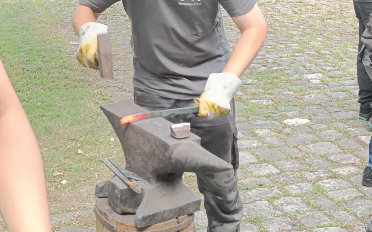 Workshop „Schmieden“ im Archäologischen Museum von Kelheim