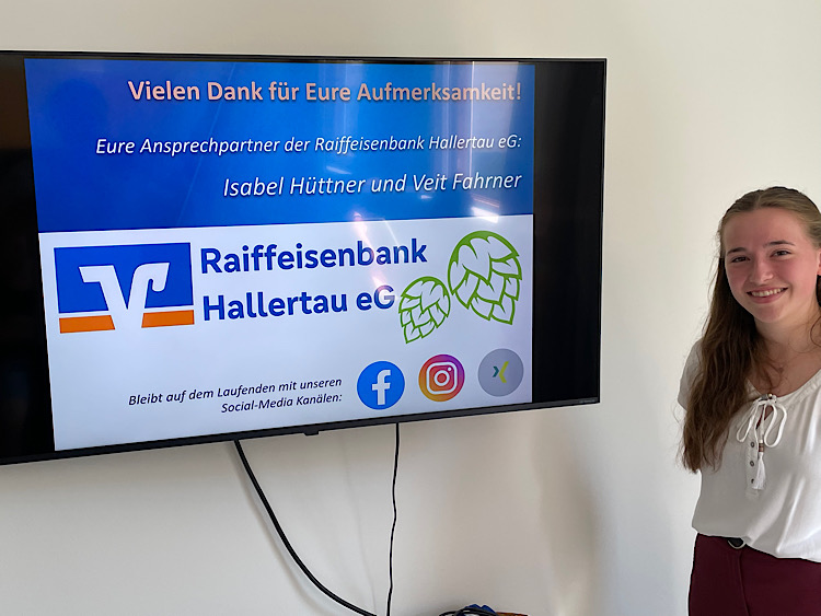 Blick hinter die Kulissen: BwR-Zweig der Klassen 7b und 7c besucht die Raiffeisenbank